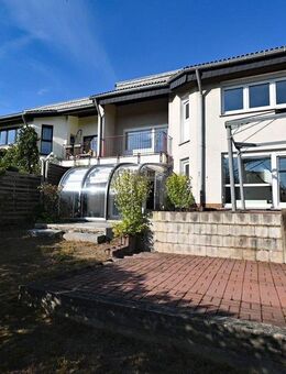 Überflieger :) Modernisierungsbedürftiges 5-Zimmer-Zuhause mit ELW & Garagen in Kettwig - Essen