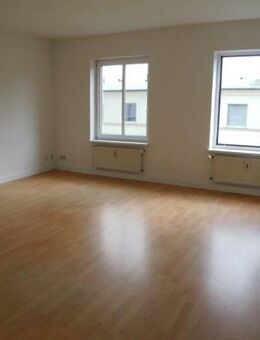 Wohnung mit Laminat und Duschbad - Mitten in der Stadt - Schwerin