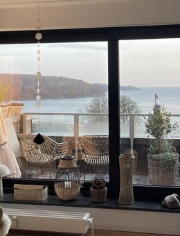 Traumhafte 4-Zi.-Maisonette-Whg mit 4 Balkonen mit Wasserblick zzgl. 2 Außen-Stellplätzen - Harrislee