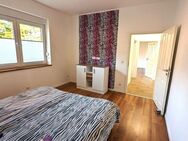 Bungalow mit Halle, Pool und Gartenhaus, ebenerdig, repräsentativ und gut durchdacht - Papenburg