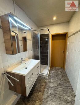 Wunderschöne 3-Raum-Wohnung mit Balkon in Aue - Aue