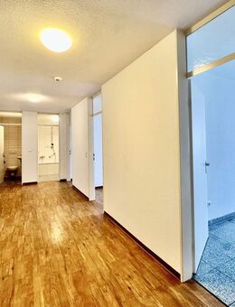Helle 3-Zimmer-Wohnung in Karlsruhe-Innenstadt mit Balkon & Tiefgarage - Karlsruhe