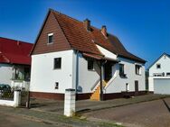 Hübsches kleines Haus, sehr schönes Grundstück, vollkommen ruhige Lage - Katzweiler