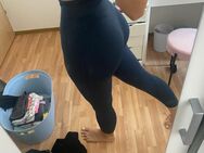 getragene blaue Leggins mit Srunch - Cottbus