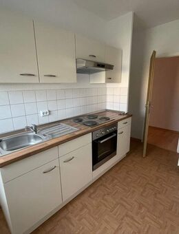 Einbauküche und Balkon! 2-Zimmer-Wohnung sucht neuen Mieter! - Aschersleben