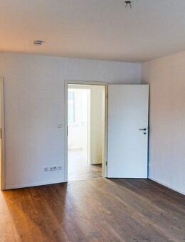 ++ RENOVIERTES APPARTEMENT NAHE KLINIKUM ++ - Solingen (Klingenstadt)