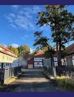 Idyllischer Bauernhof mit angrenzenden Wiesen und direkter Bachlage - Feldatal