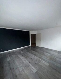 Attraktive 3,5-Zimmer-Wohnung mit Balkon - Duisburg