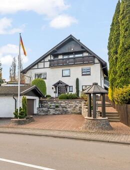 #KOMINOS IMMOBILIEN# Gepflegtes Einfamilienhaus mit Einliegerwohnung in Heggen - Finnentrop