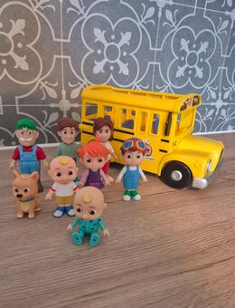 Cocomelon Mitsing-Bus + 8 Figuren - Essen