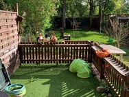 Gut geschnittene Drei-Zimmer-Altbauwohnung mit Einbauküche und Garten im Zentrum von Neumünster - Neumünster