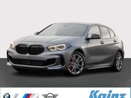 BMW M135, i xDrive Edition Colorvision frozen, Jahr 2023 - Daun Zentrum