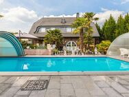 Traumhaftes Anwesen mit Poolhaus, 2 Wohnungen, Einliegerwohnung, Bungalow & Gartenparadies - Köln
