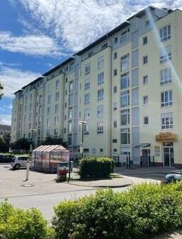 1- Raum-Wohnung- mit Fahrstuhl, Außenstellplatz, zentral gelegen - Rostock