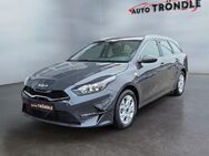 Kia cee'd, 1.0 T-GDI _sw Vision, Jahr 2022 - Grafenhausen