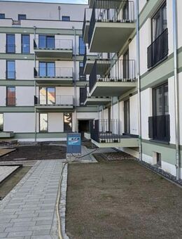 Neubau: gut geschnittene Wohnung im Dachgeschoss mit Stellplatz - Berlin