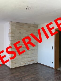 RESERVIERT - 2,5-Zimmer-Wohnung mit Balkon und Carport in Gleußen - Itzgrund