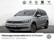 VW Touran, 1.5 TSI High, Jahr 2023 - Berlin