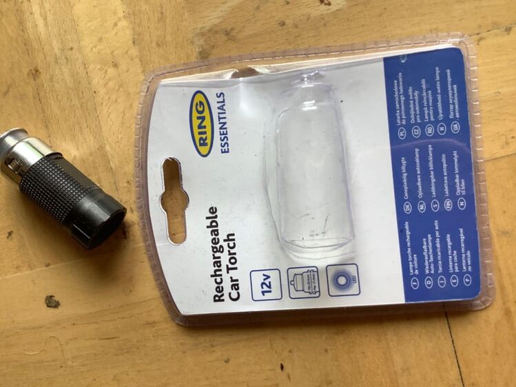 LED Acculeuchte, 12 Volt, am Zigarettenanzünder aufladbar - Hannover