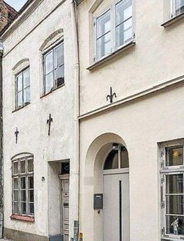 Denkmalschutz - sanierungsbedürftiges Altstadthaus auf der Lübecker Altstadtinsel - Lübeck