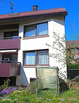 Geräumiges Reihenendhaus mit 8 Zimmer und nettem Gärtle - Reichenbach (Fils)