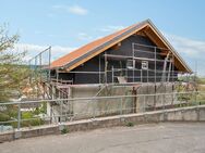 Attraktiver Rohbau in Hanglage - Selbstbauprojekt in Frei-Laubersheim mit Traumaussicht - Frei-Laubersheim