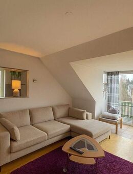 Elvira - Wifling bei Erding: Schöne 2,5-Zimmer-Dachgeschosswohnung mit Balkon. - Wörth