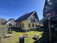 Für Oma und Opa ist auch noch Platz! Einfamilienhaus mit Einliegerwohnung! - Gelenau (Erzgebirge)