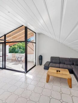 Provisionsfrei - Lichtdurchflutete Dachgeschosswohnung mit kluger Raumaufteilung und Sauna - Puchheim