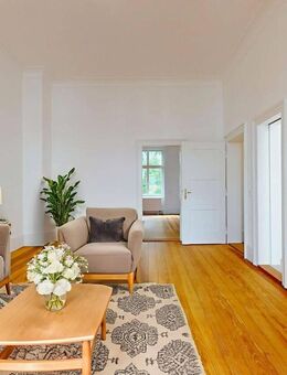 Erstbezug nach Sanierung - Charmante Altbauwohnung mit drei Zimmern, Wintergarten, Balkon und Aufzug - Frankfurt (Main)