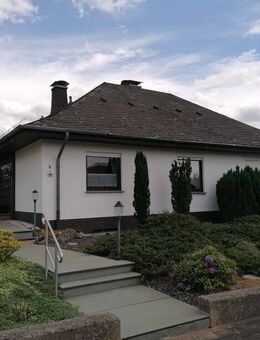 Exklusives Ein- bis Zweifamilienhaus mit privatem Wellnessbereich und traumhaftem Ausblick - Fritzlar