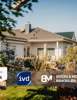 Moderner Bungalow mit großzügigem Garten und Doppelgarage - Halle (Saale)