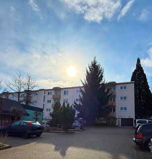 Großzügige 2,5 Zimmer Wohnung in Freiburg - St. Georgen !