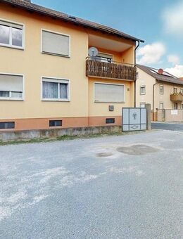 Zweifamilienhaus mit Dreiseitenhof in Rechenberg-Uengershausen - Reichenberg (Bayern)