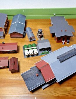 Gebäude-Set, 10-teilig = Industriegebäude + Autotankstelle, etc. - von Faller und Vollmer - H0 (1:87) - Hannover