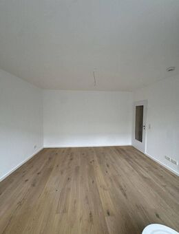 Renovierte 1-Zimmer Wohnung mit EBK & Balkon in der Innenstadt - Frankfurt (Main)