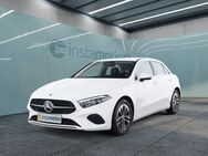 Mercedes A 180, Kompaktlimousine, Jahr 2023 - München