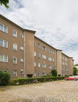 Mit Balkon und Tageslichtbad - Berlin