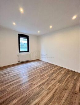 +++ Mitten im Zentrum - schönes WG-Zimmer innerhalb modernisierter Wohnung +++ - Stuttgart