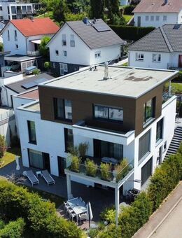 Terrassenhaus mit ELW, 4 Bädern, Wellness-Bereich und hochwertiger Ausstattung in Hanglage - Senden (Bayern)
