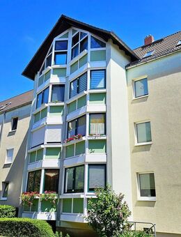 Attraktive Dachgeschosswohnung in beliebter Wohngegend mit EBK - Köthen (Anhalt)