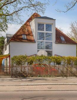 223 m² großes Architektenhaus mit Modernisierungsbedarf am Tegeler Forst in Hermsdorf - Berlin