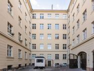Historische Altbau-Wohnung inkl. Einbauküche, Gäste-WC, Kamin - Fantastische Lage in Berlin-Mitte! - Berlin