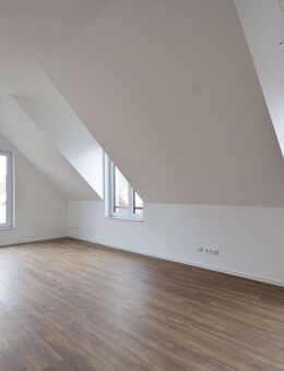 Schicke DG-Wohnung Nähe Frankfurt - sofort frei! - Alzenau