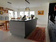 Modernes Einfamilienhaus mit Einliegerwohnung in Ortsrandlage - Kettershausen