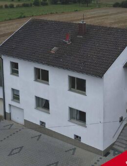 Freistehendes Zweifamilienhaus mit großem Grundstück in Ortsrandlage lädt zu unbeschwertem Leben ein - Wallerfangen