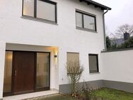 MODERNIZED LIVING DREAM! Terraced house with garden and garage in Hattersheim - Hattersheim (Main)