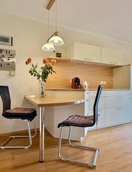 Ein-bis Zweifamilienhaus mit potenzial, 2 Garagen, Garten, in 66589 Merchweiler / Wemmetsweiler - Merchweiler