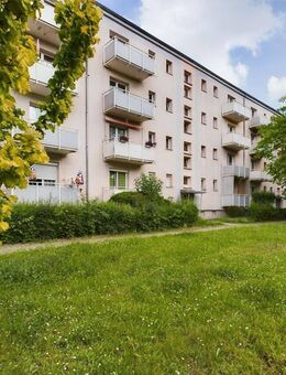 Kapitalanlage vermietete: ETW 4,5 Zimmer neu Sanierung mit 2 Balkonen - Weißenfels