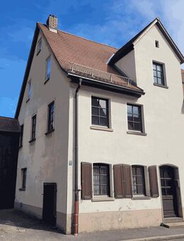Historisches Stadthaus mit kleiner Scheune und Stellplatz in attraktiver Innenstadtlage - Hersbruck